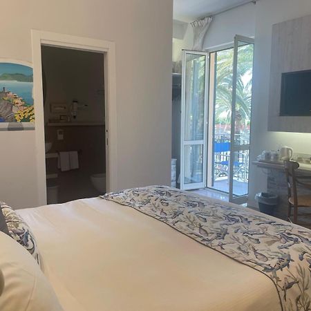 Piccolo Hotel Монеглия Екстериор снимка