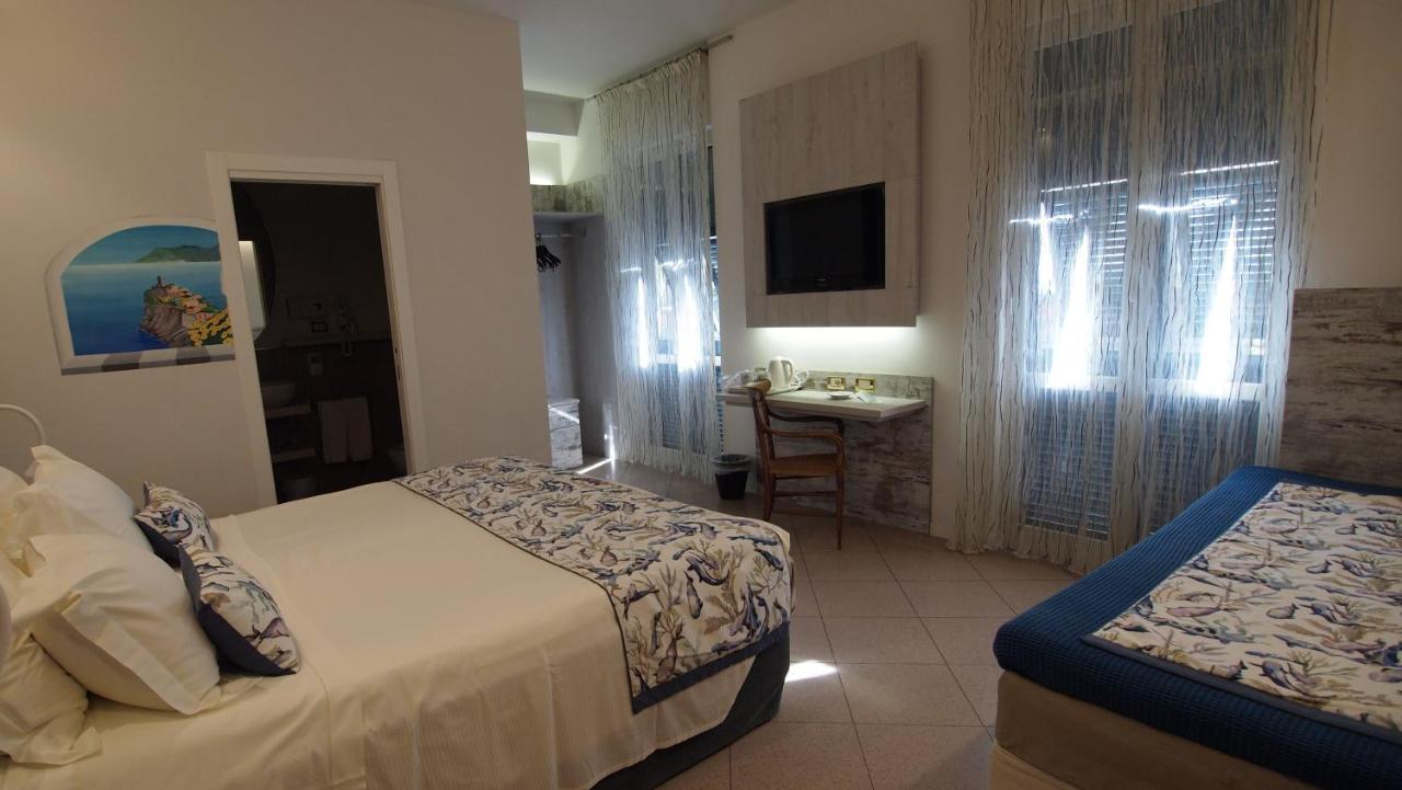 Piccolo Hotel Монеглия Екстериор снимка