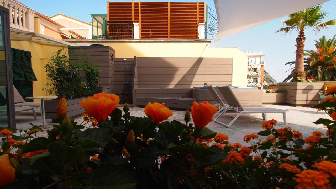 Piccolo Hotel Монеглия Екстериор снимка