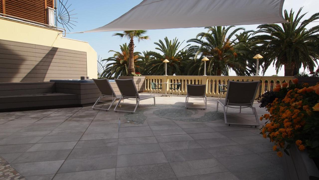 Piccolo Hotel Монеглия Екстериор снимка
