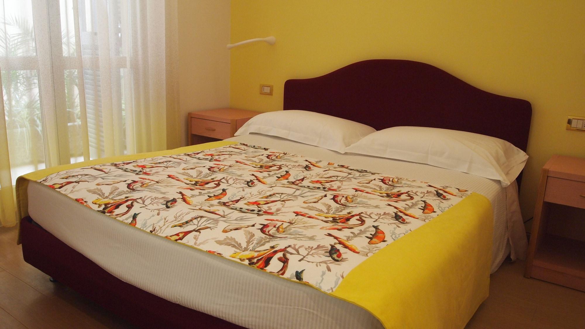 Piccolo Hotel Монеглия Екстериор снимка