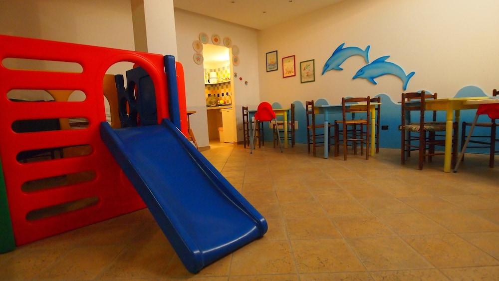 Piccolo Hotel Монеглия Екстериор снимка