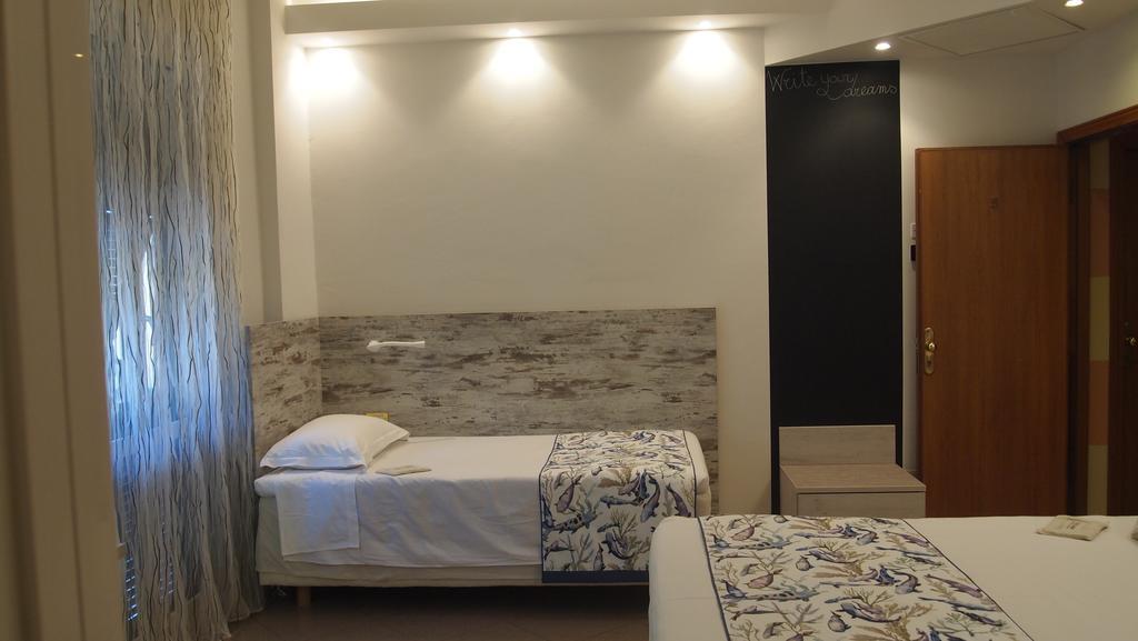 Piccolo Hotel Монеглия Екстериор снимка