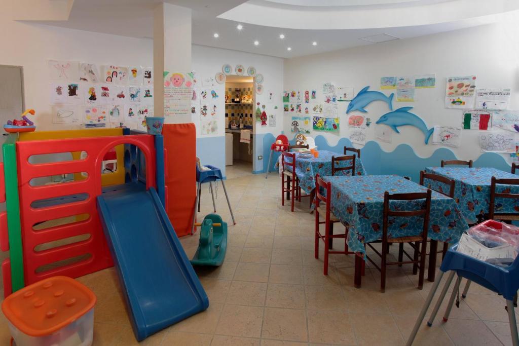Piccolo Hotel Монеглия Екстериор снимка
