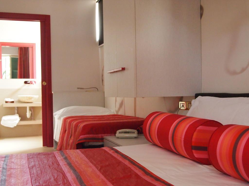 Piccolo Hotel Монеглия Екстериор снимка