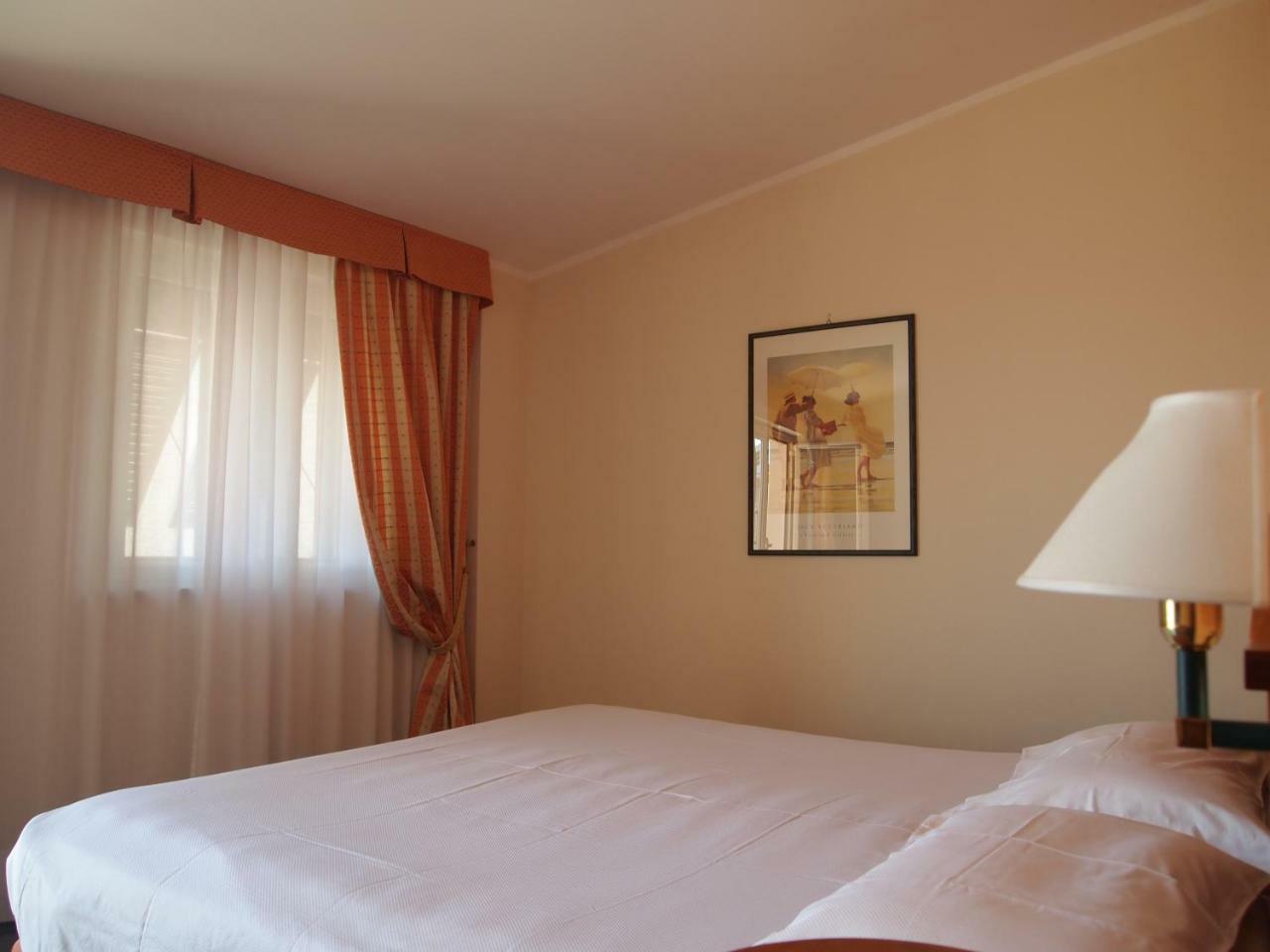 Piccolo Hotel Монеглия Екстериор снимка