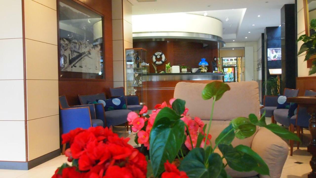 Piccolo Hotel Монеглия Екстериор снимка